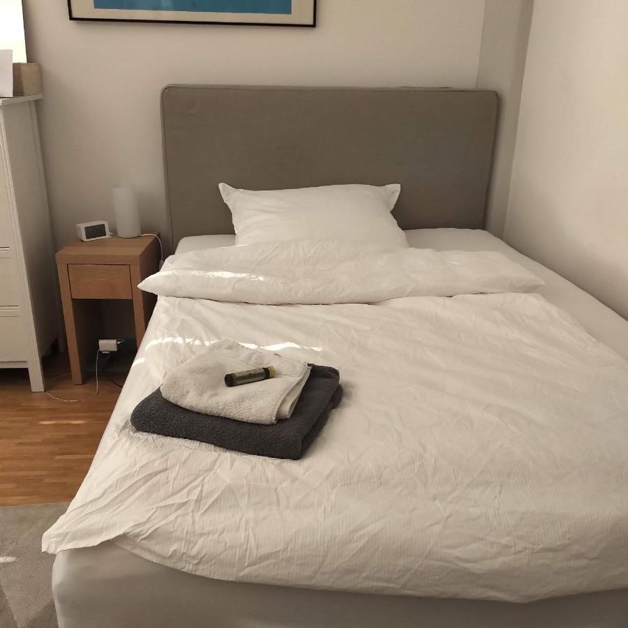 קלן Grosszuegiges Zimmer Mit Badezimmer In Rheinwohnung מראה חיצוני תמונה